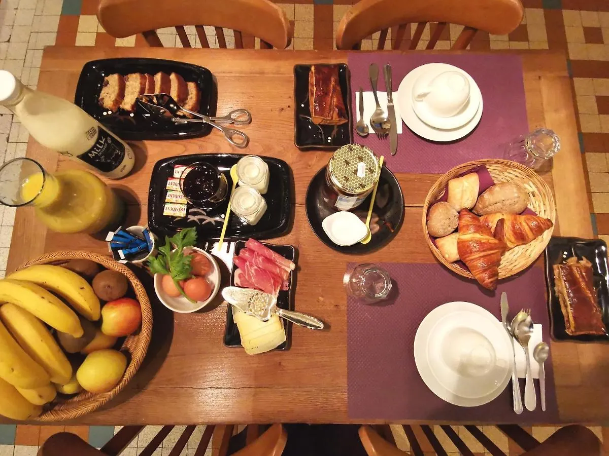 Logis Hotel Restaurant La Barguillere 2*, Saint-Pierre-de-Riviere