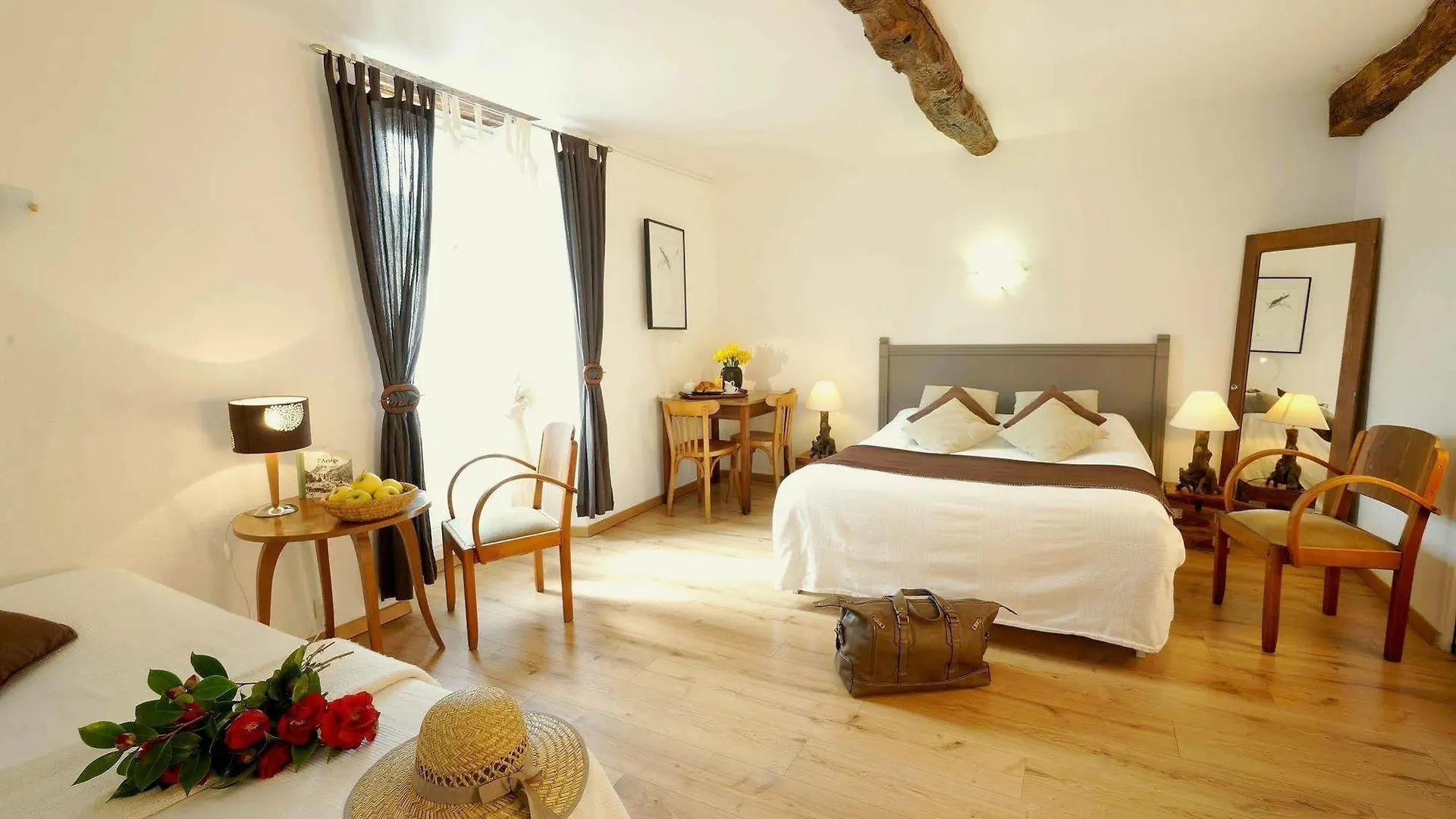 Logis Hotel Restaurant LA BARGUILLERE Saint-Pierre-de-Rivière